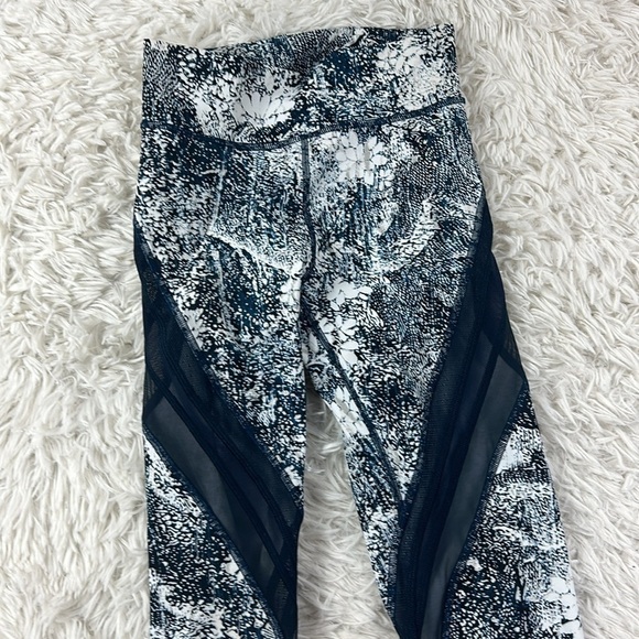 Lululemon Never Still Crop *21" Wildwood White Multi / Nocturnal Teal - Picture 2 of 5